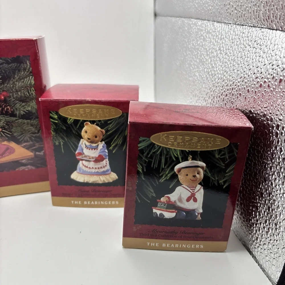Hallmark Keepsake Ornaments The Bearingers Of Victoria Circle‎ 5 Pc Set 1993 Box